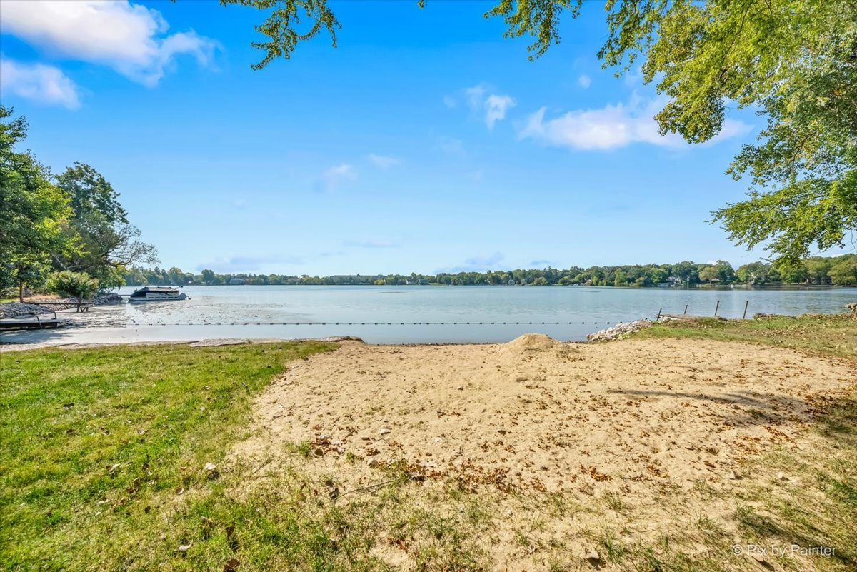 101 Burton Street, Grayslake, IL 60030