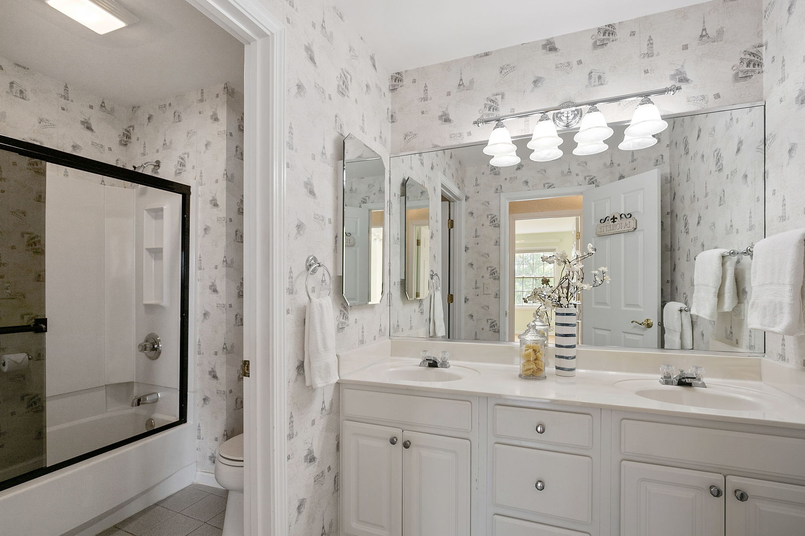 101 Burton Street, Grayslake, IL 60030