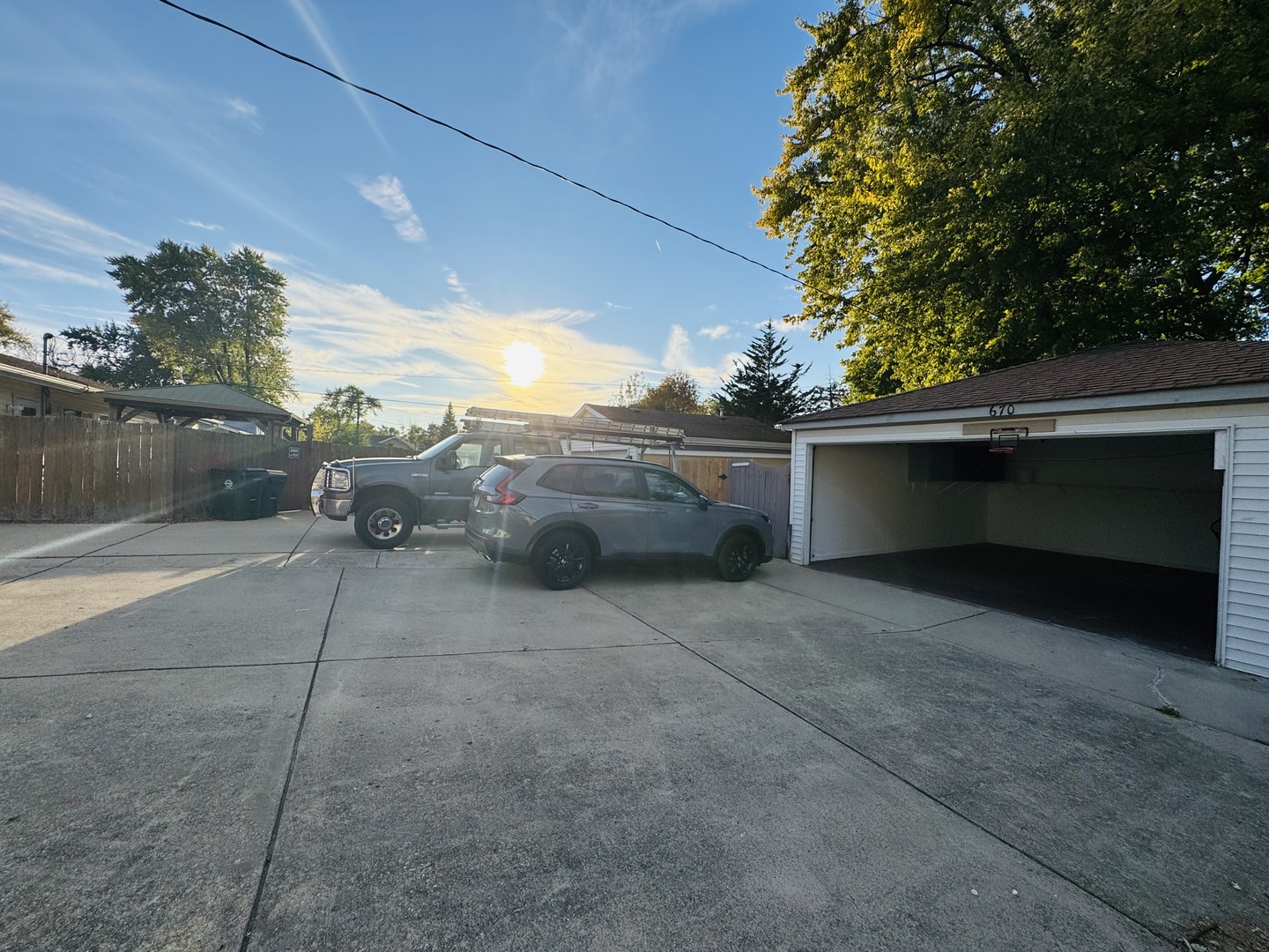 670 Lakeview Lane, Hoffman Estates, IL 60169