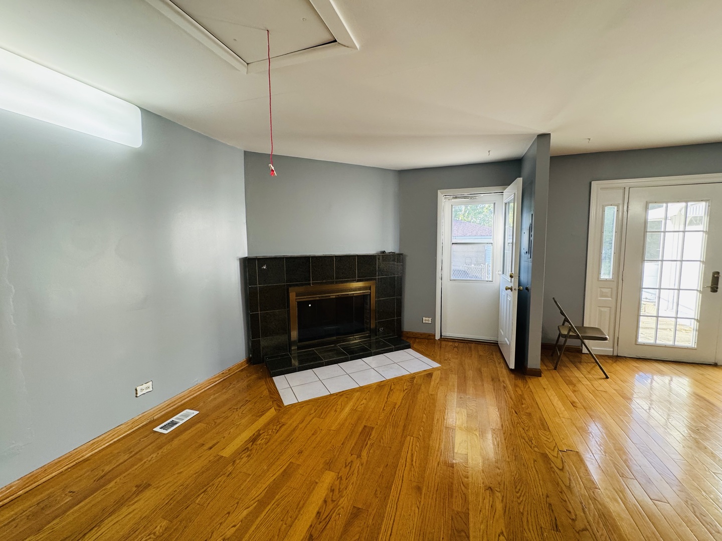 670 Lakeview Lane, Hoffman Estates, IL 60169