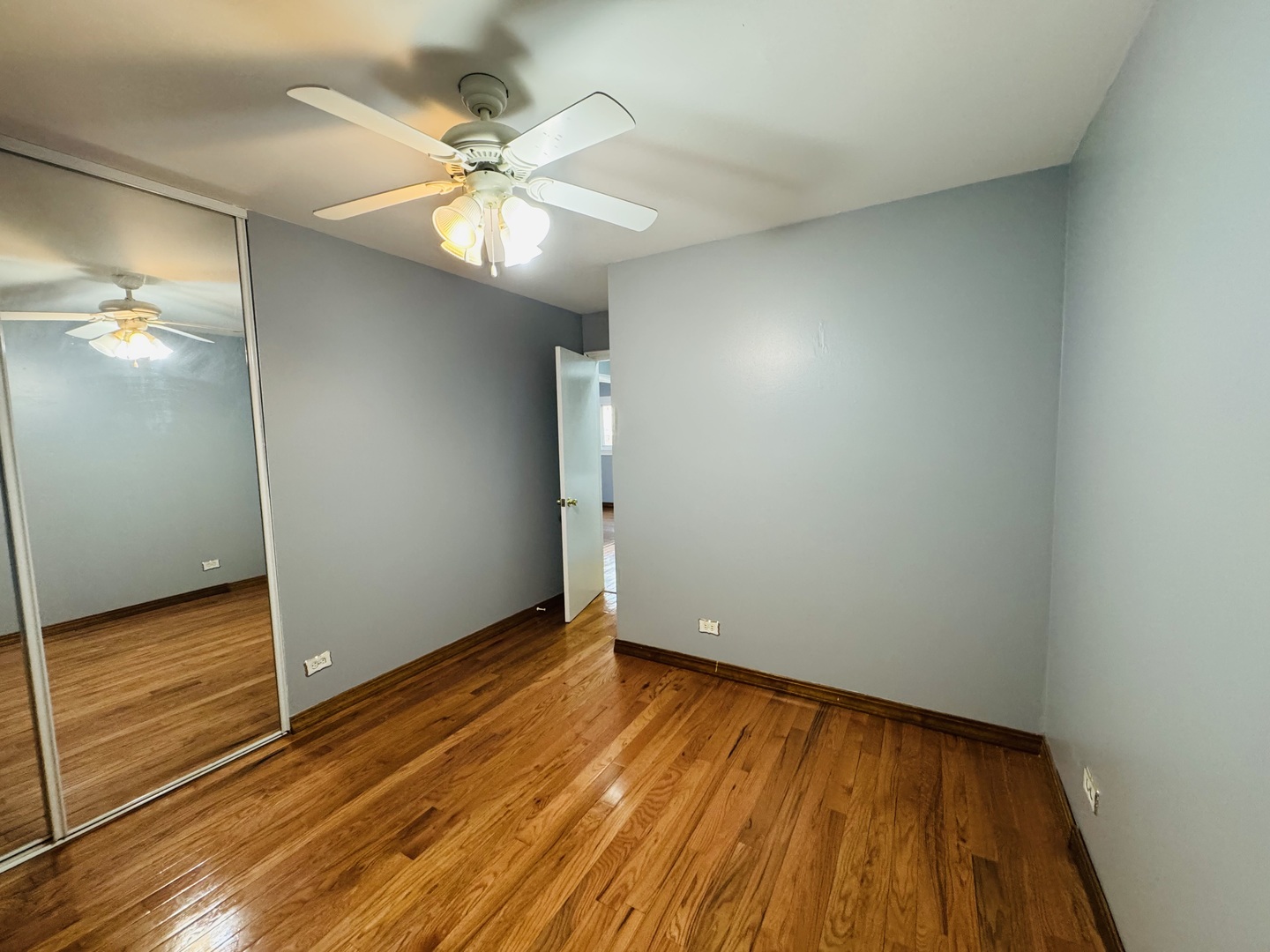 670 Lakeview Lane, Hoffman Estates, IL 60169