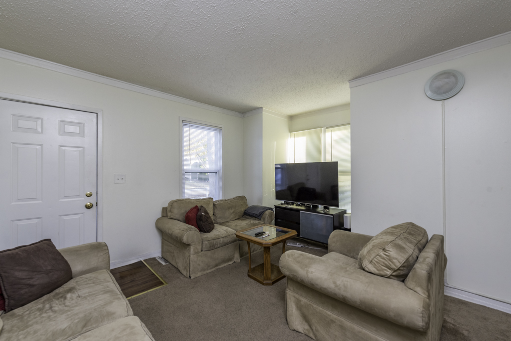 2406 Gilead Avenue, Zion, IL 60099