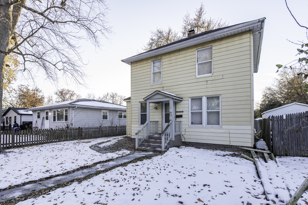 2406 Gilead Avenue, Zion, IL 60099