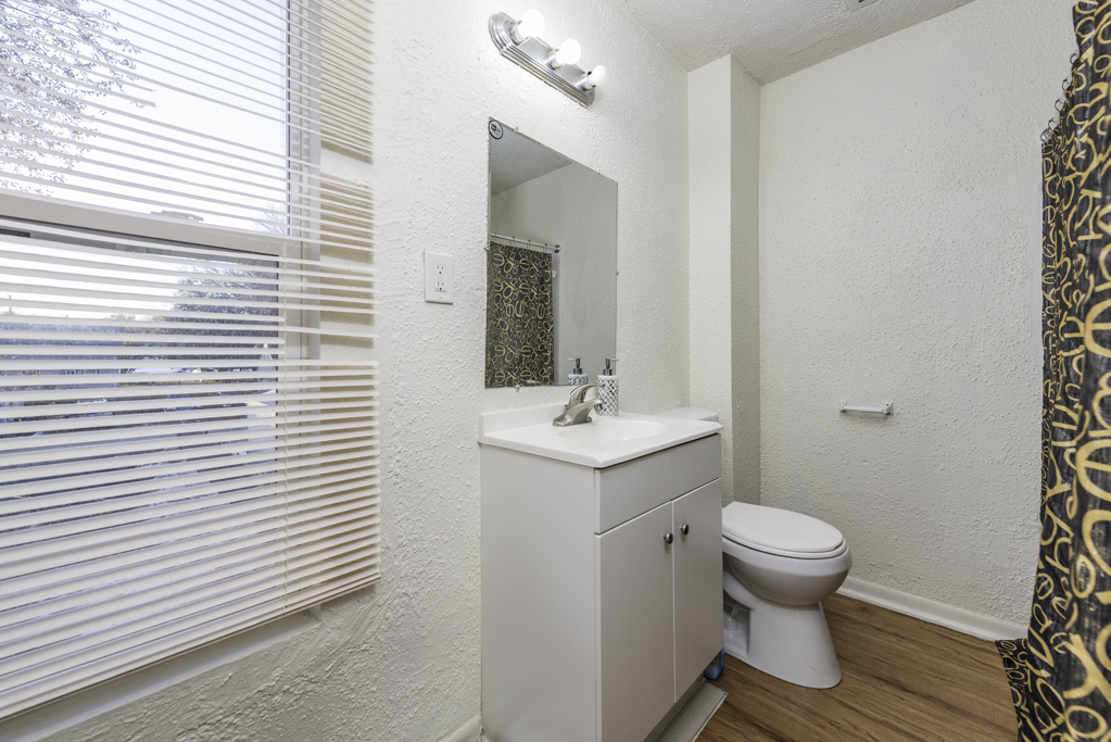 2406 Gilead Avenue, Zion, IL 60099