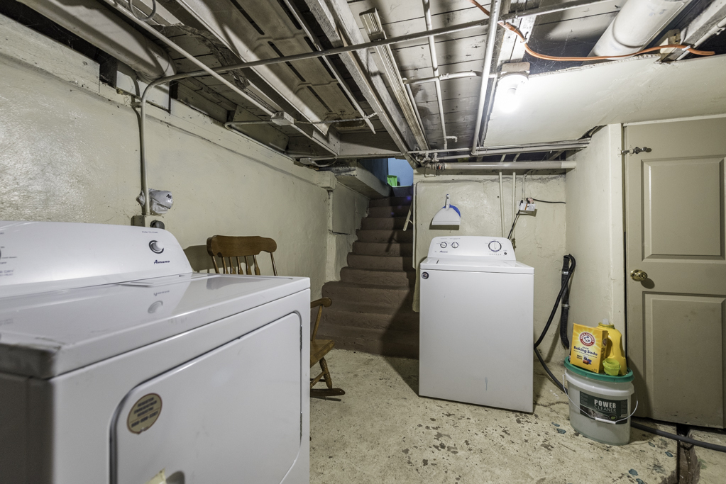 2406 Gilead Avenue, Zion, IL 60099