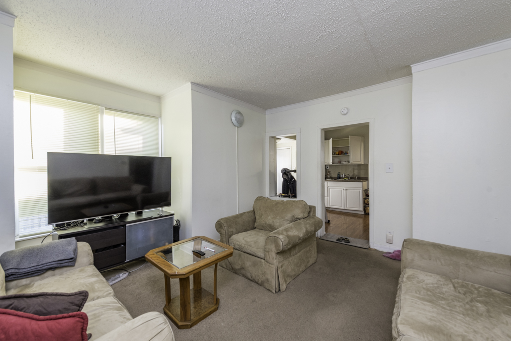 2406 Gilead Avenue, Zion, IL 60099