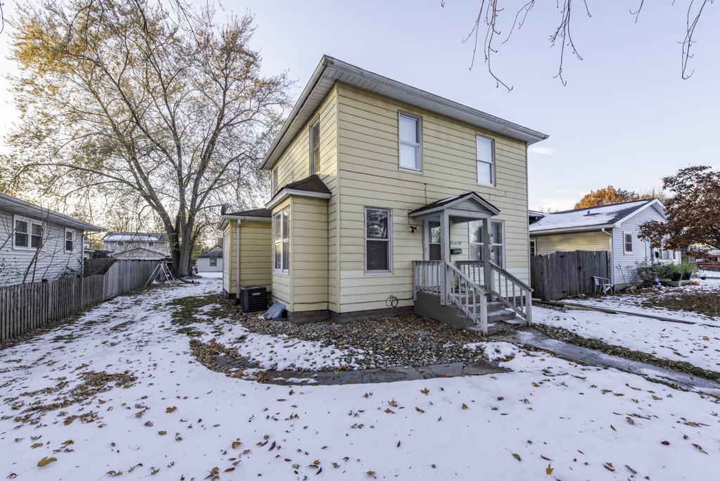 2406 Gilead Avenue, Zion, IL 60099