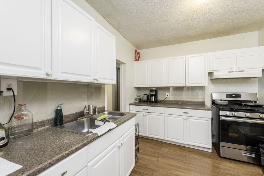 2406 Gilead Avenue, Zion, IL 60099