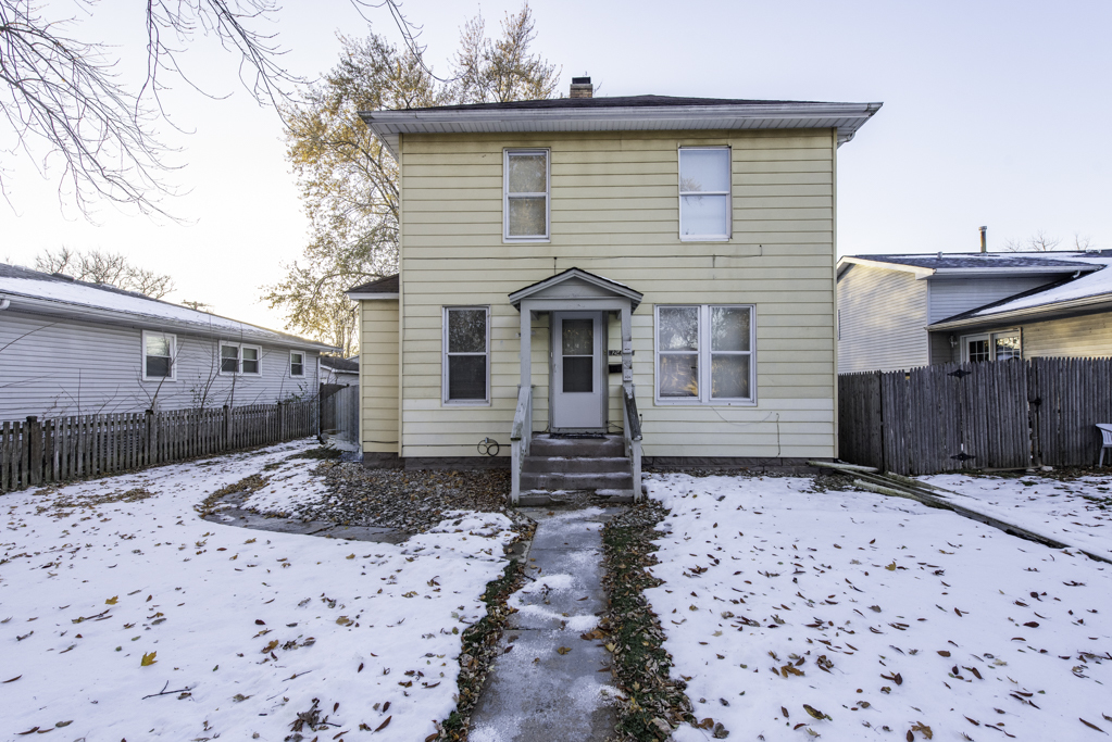 2406 Gilead Avenue, Zion, IL 60099