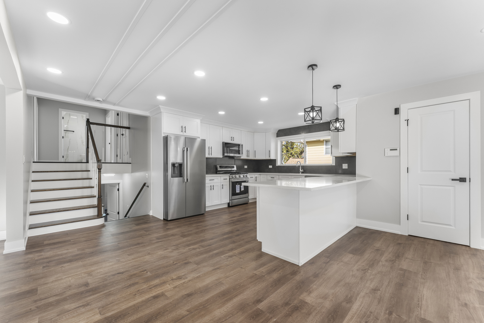 634 N Kenilworth Avenue, Elmhurst, IL 60126