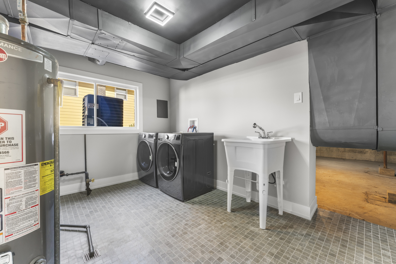 634 N Kenilworth Avenue, Elmhurst, IL 60126