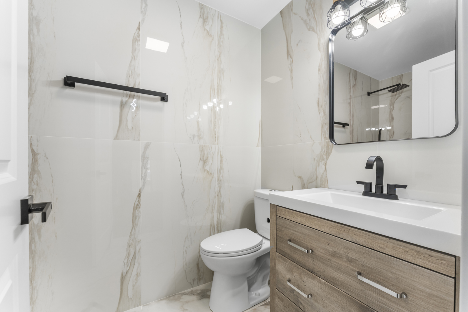 634 N Kenilworth Avenue, Elmhurst, IL 60126