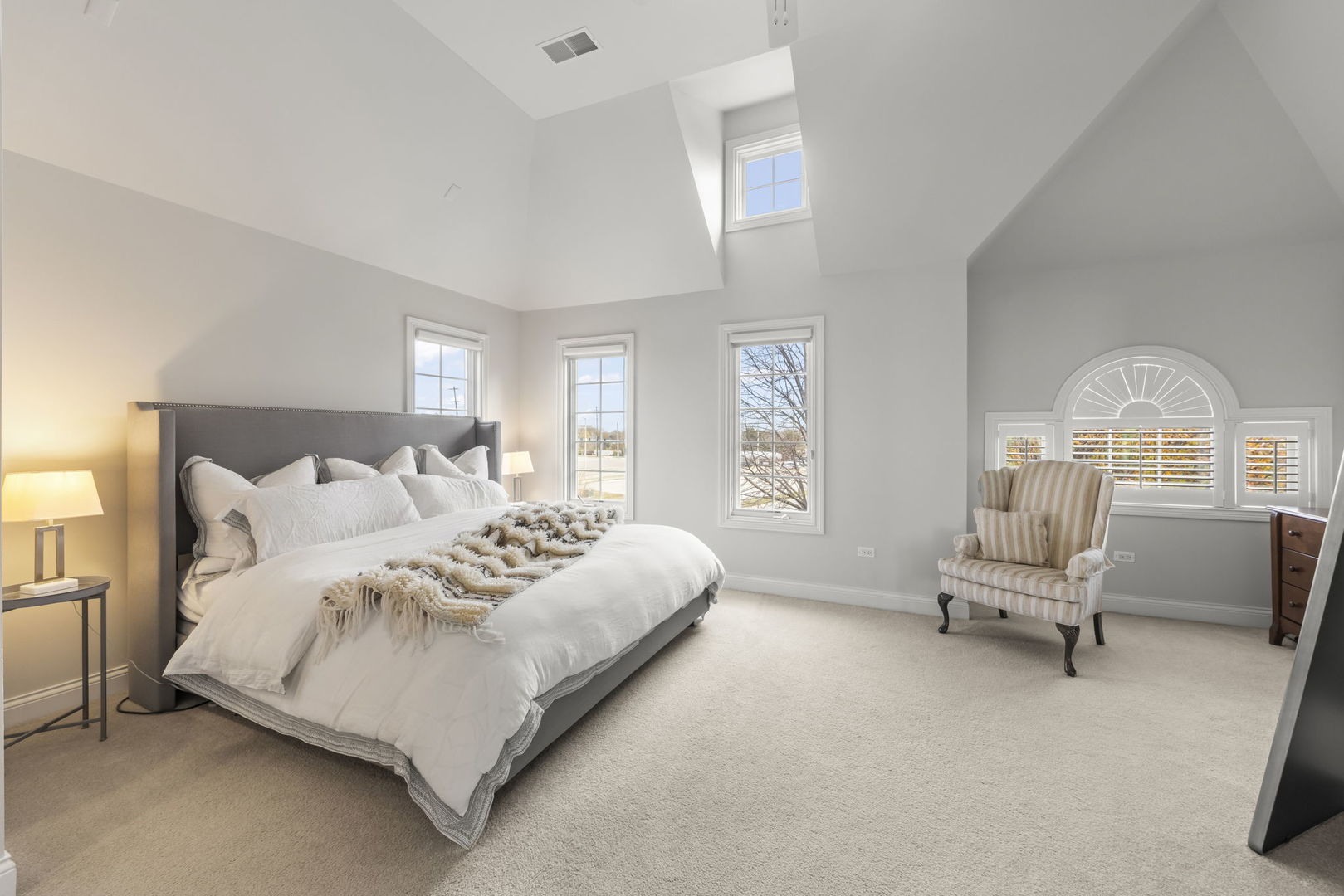 1804 Alta Vista Court, Naperville, IL 60563