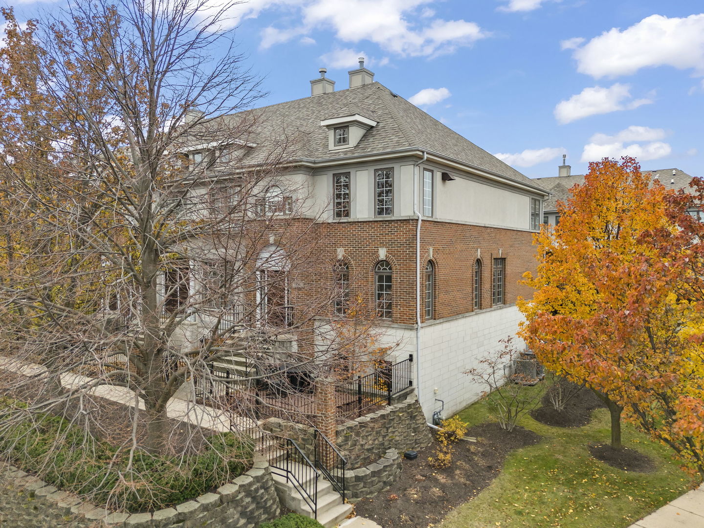 1804 Alta Vista Court, Naperville, IL 60563