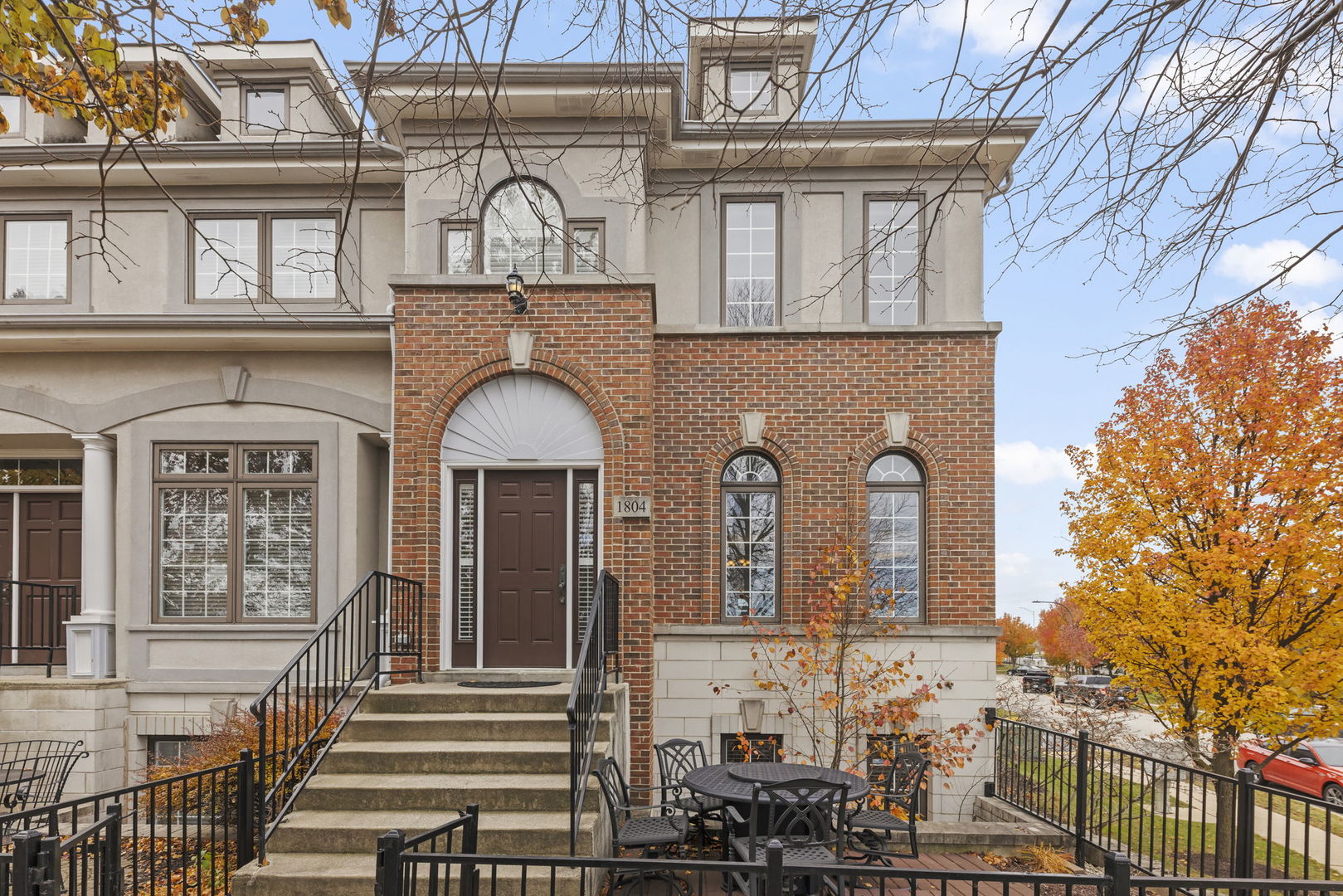 1804 Alta Vista Court, Naperville, IL 60563