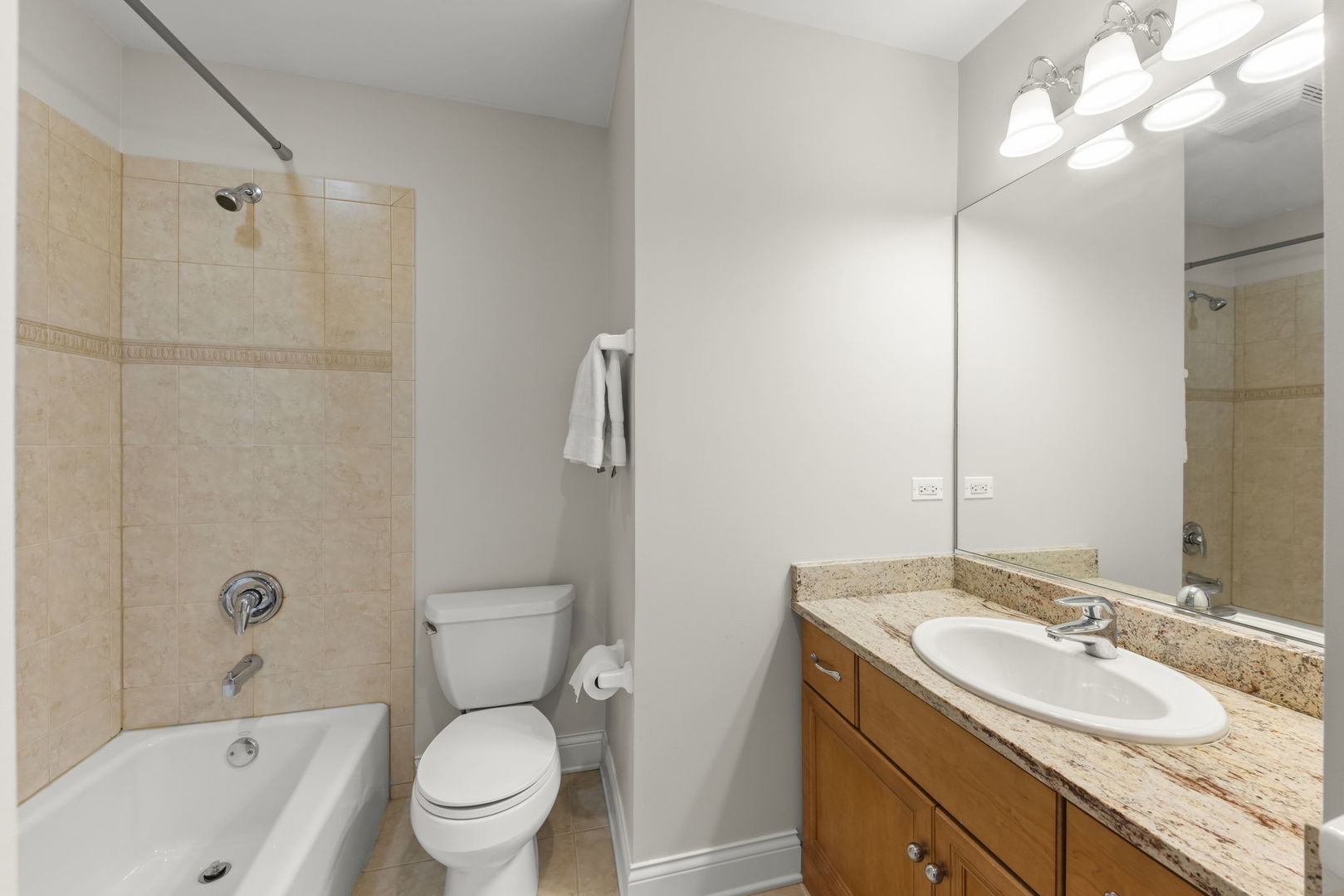 1804 Alta Vista Court, Naperville, IL 60563