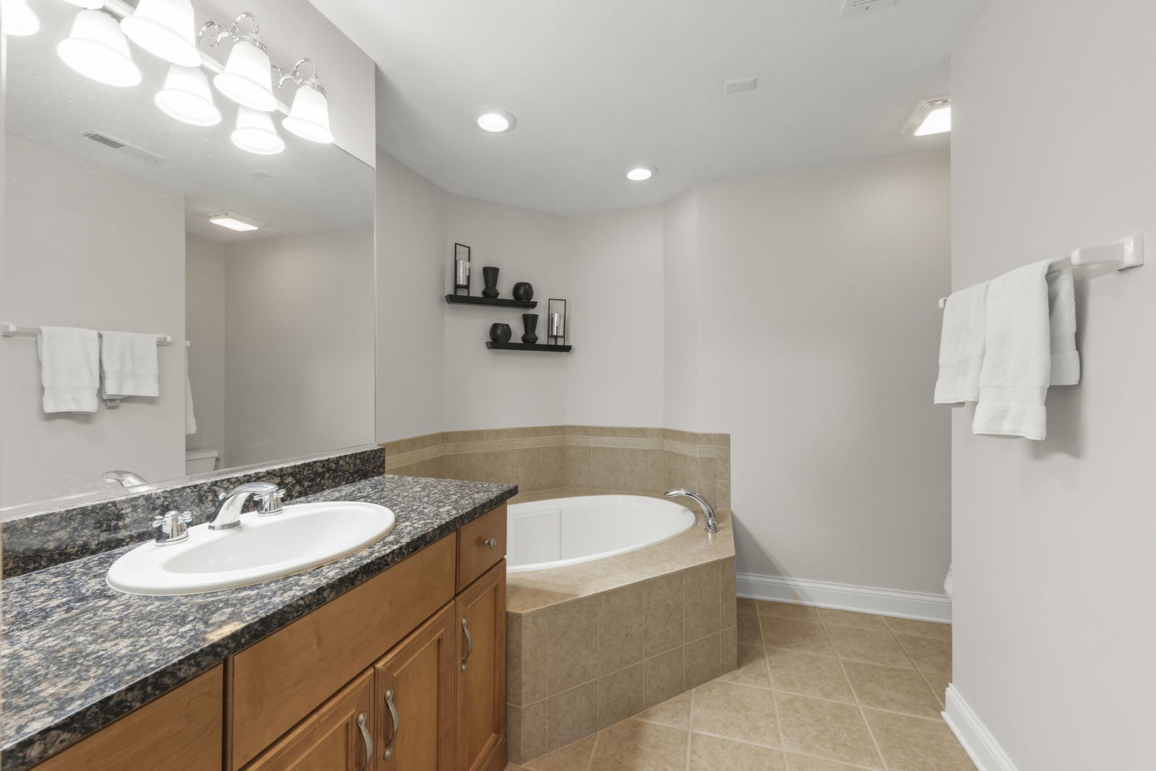 1804 Alta Vista Court, Naperville, IL 60563