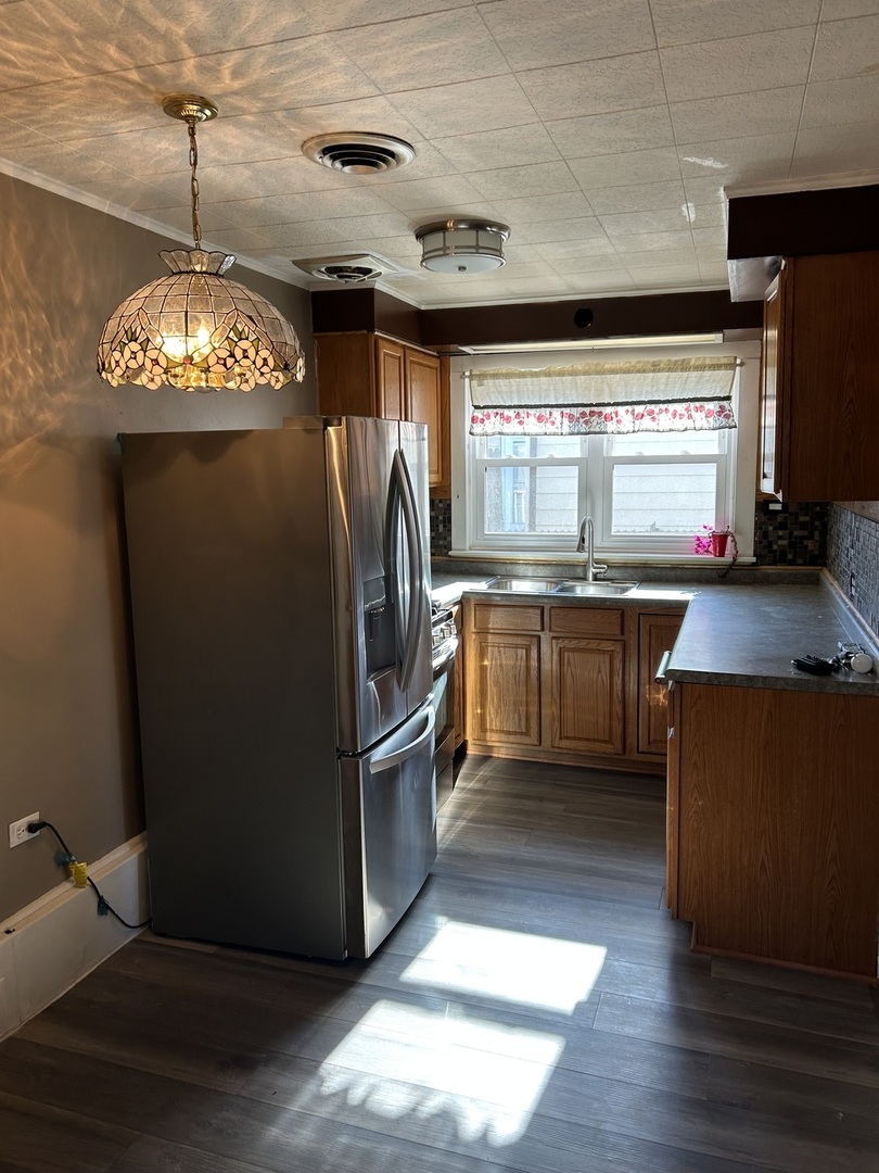 7807 Parkside Avenue, Burbank, IL 60459