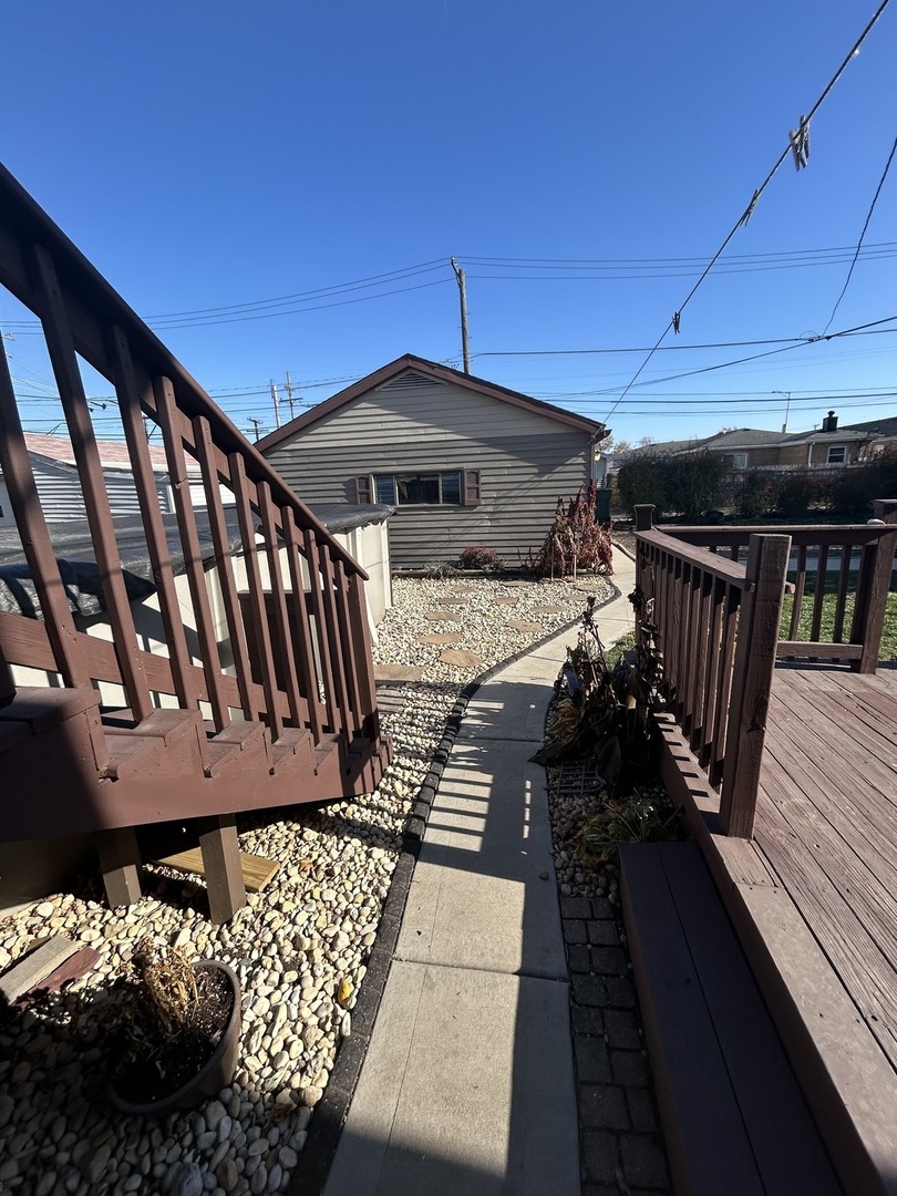 7807 Parkside Avenue, Burbank, IL 60459