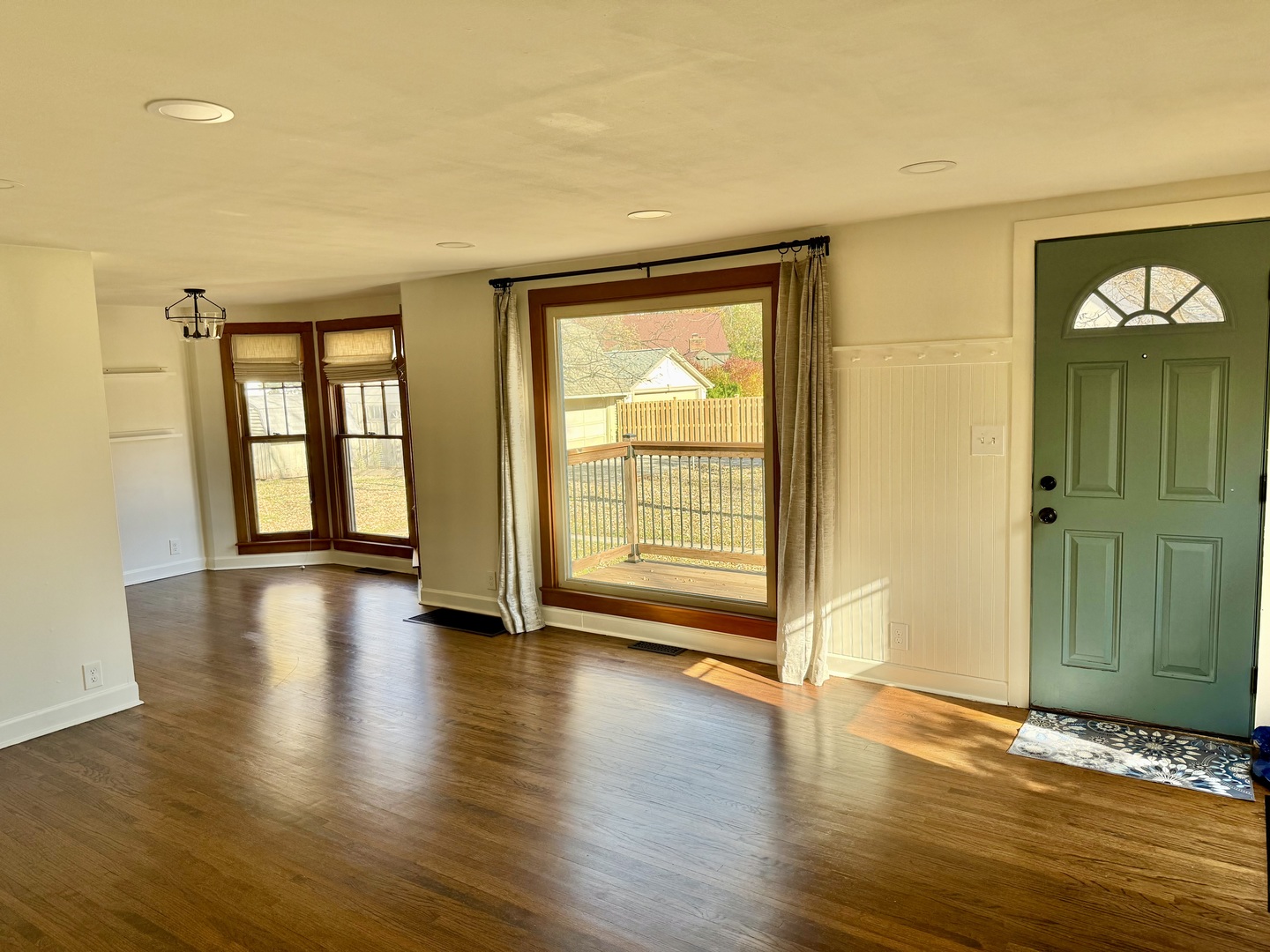 4700 Teonia Woods Drive, Rolling Meadows, IL 60008