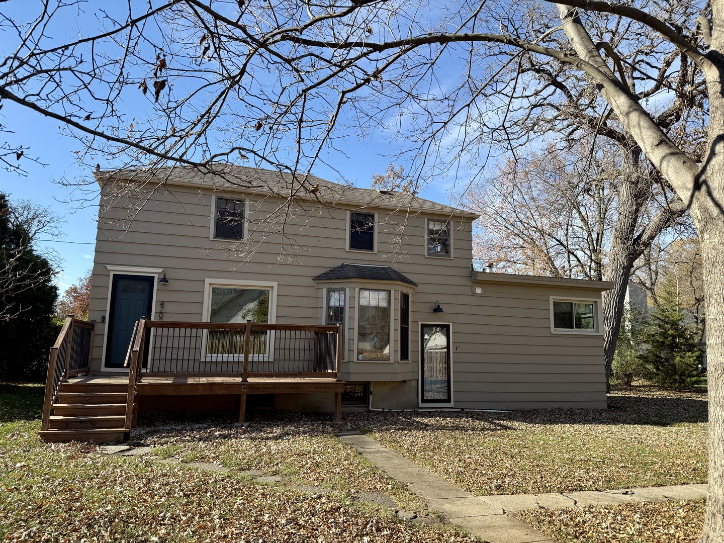 4700 Teonia Woods Drive, Rolling Meadows, IL 60008