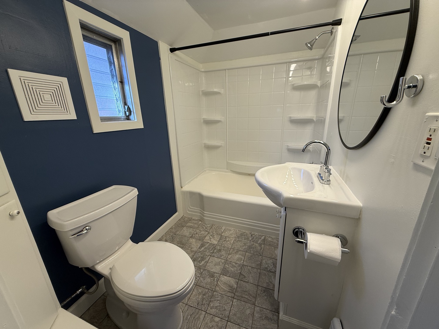 4700 Teonia Woods Drive, Rolling Meadows, IL 60008