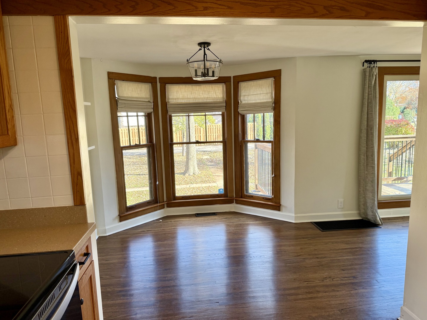 4700 Teonia Woods Drive, Rolling Meadows, IL 60008