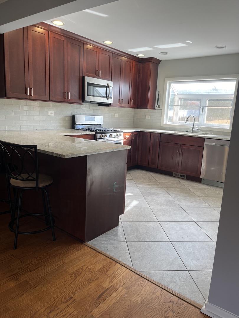 587 Front Street, Lisle, IL 60532