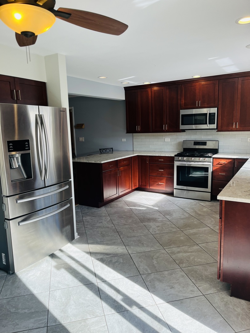 587 Front Street, Lisle, IL 60532