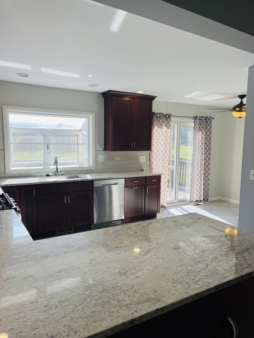 587 Front Street, Lisle, IL 60532