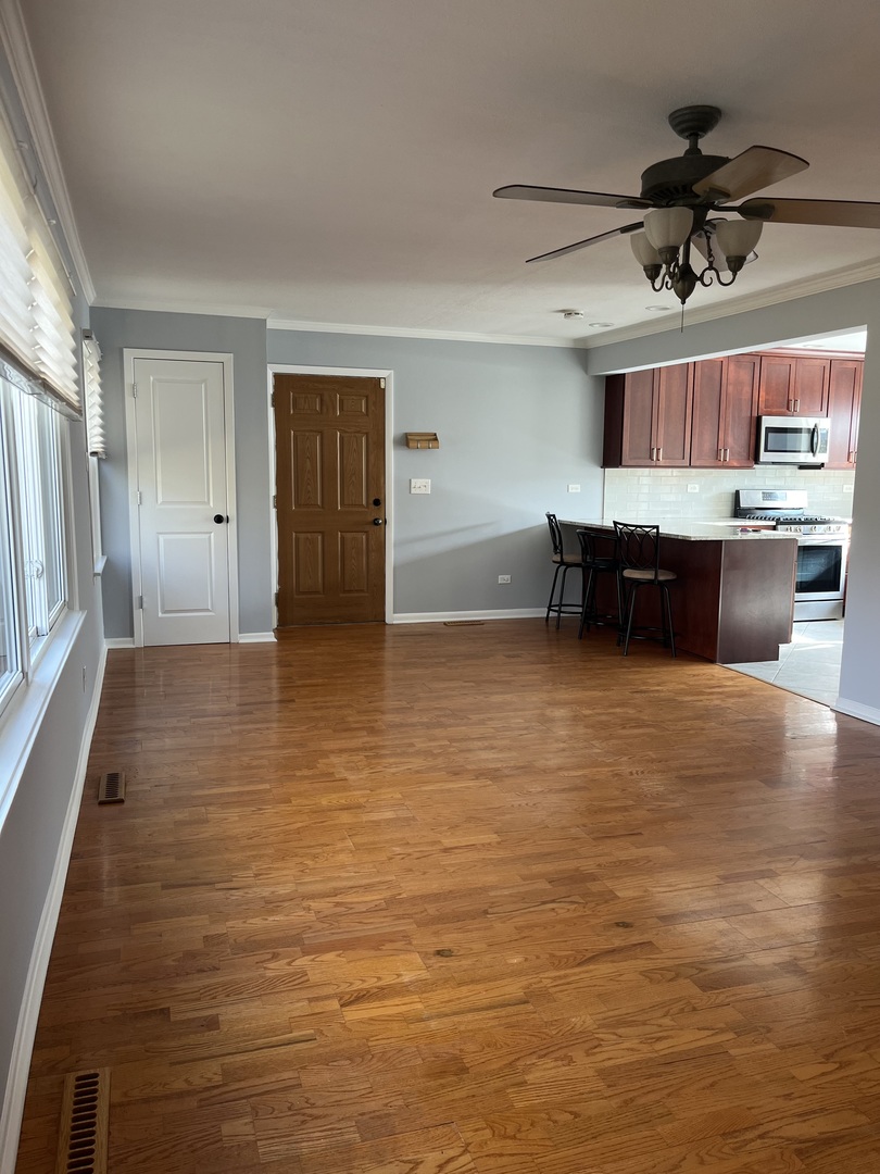 587 Front Street, Lisle, IL 60532