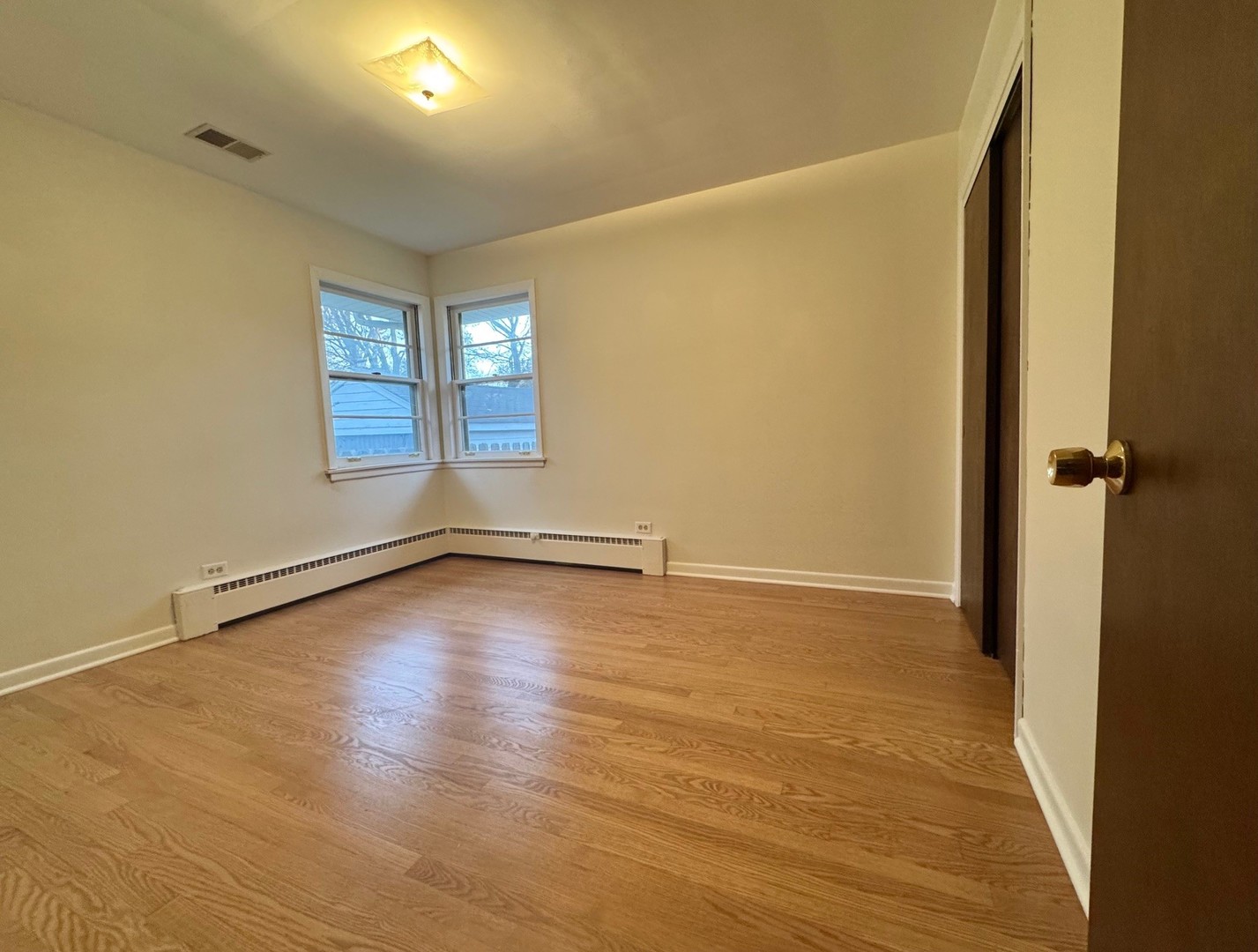 714 E Thacker Street, Des Plaines, IL 60016