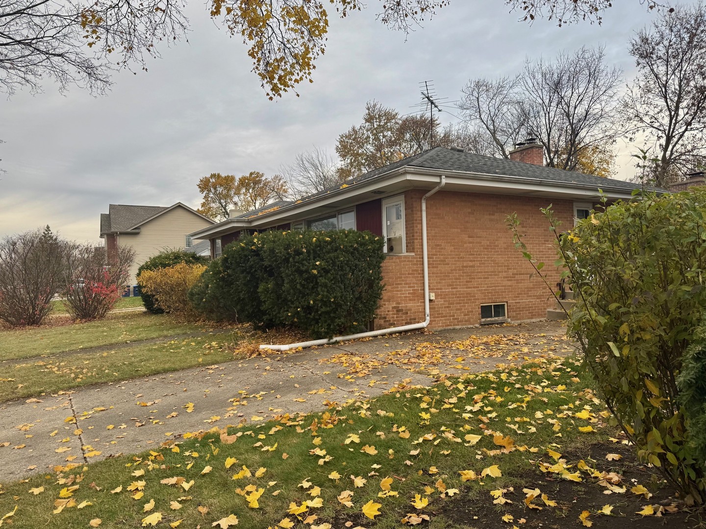 714 E Thacker Street, Des Plaines, IL 60016