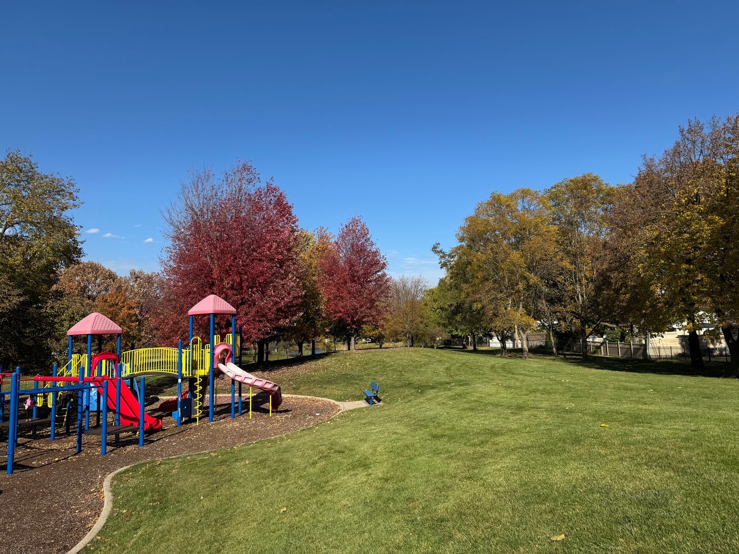 714 E Thacker Street, Des Plaines, IL 60016