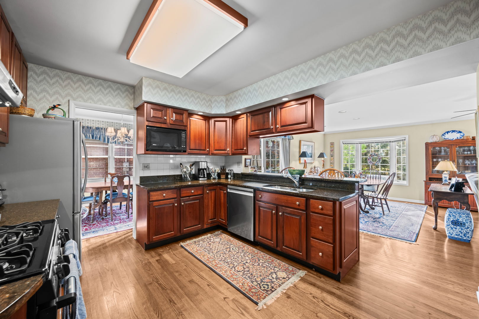 428 S Banbury Road, Arlington Heights, IL 60005