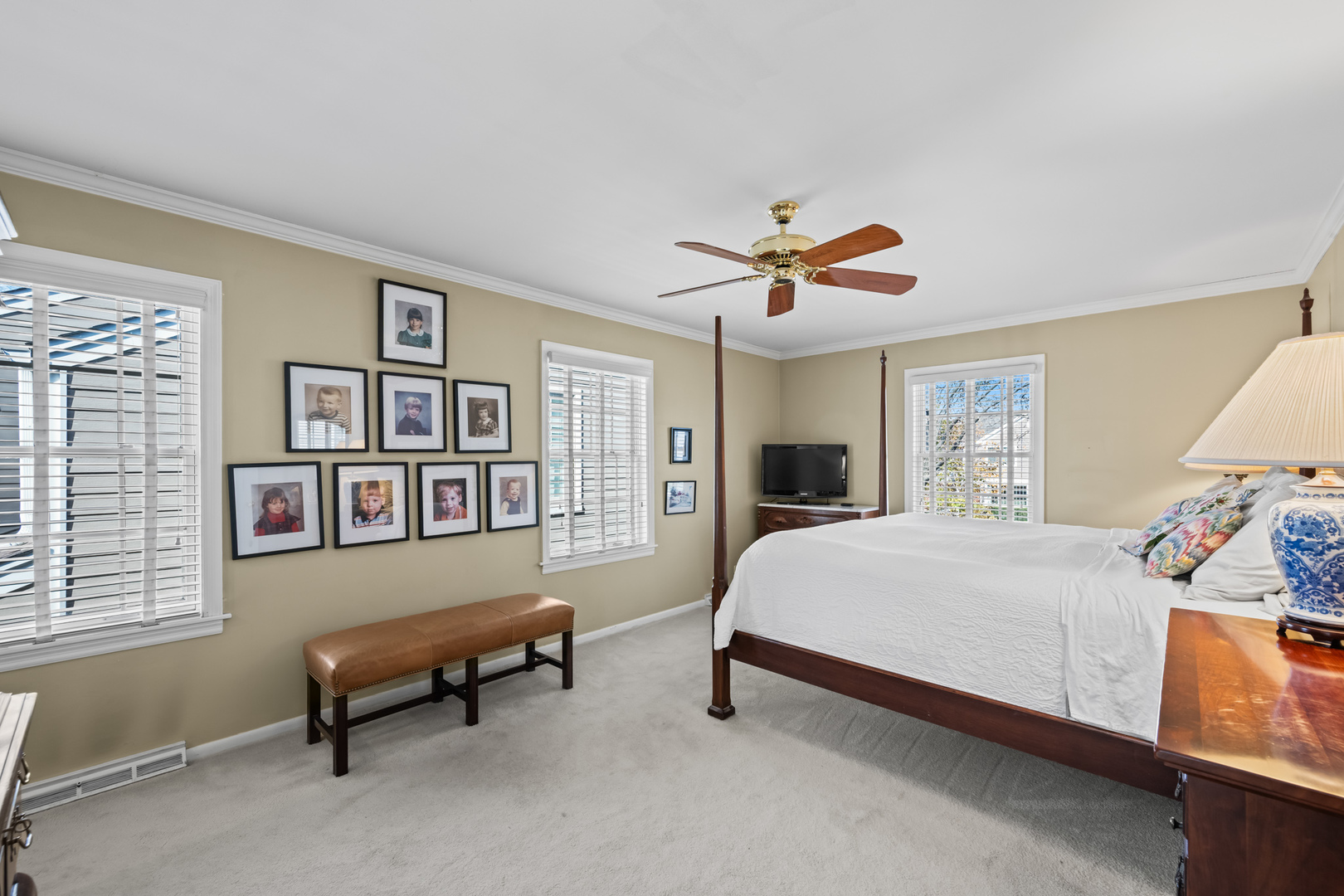 428 S Banbury Road, Arlington Heights, IL 60005