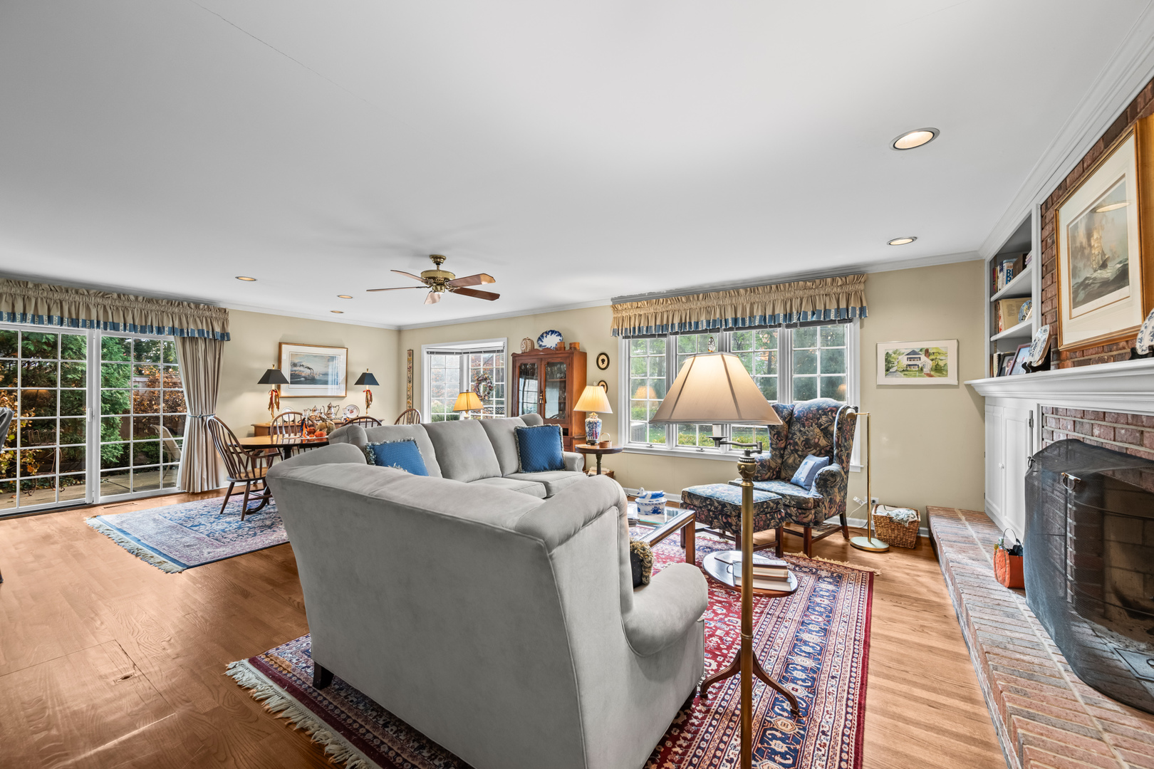 428 S Banbury Road, Arlington Heights, IL 60005