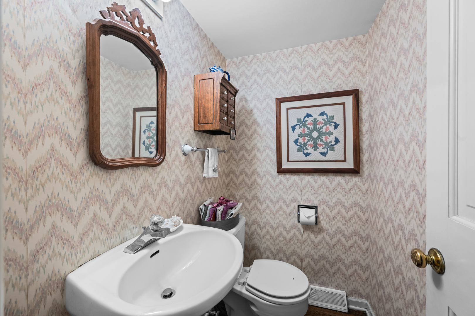 428 S Banbury Road, Arlington Heights, IL 60005