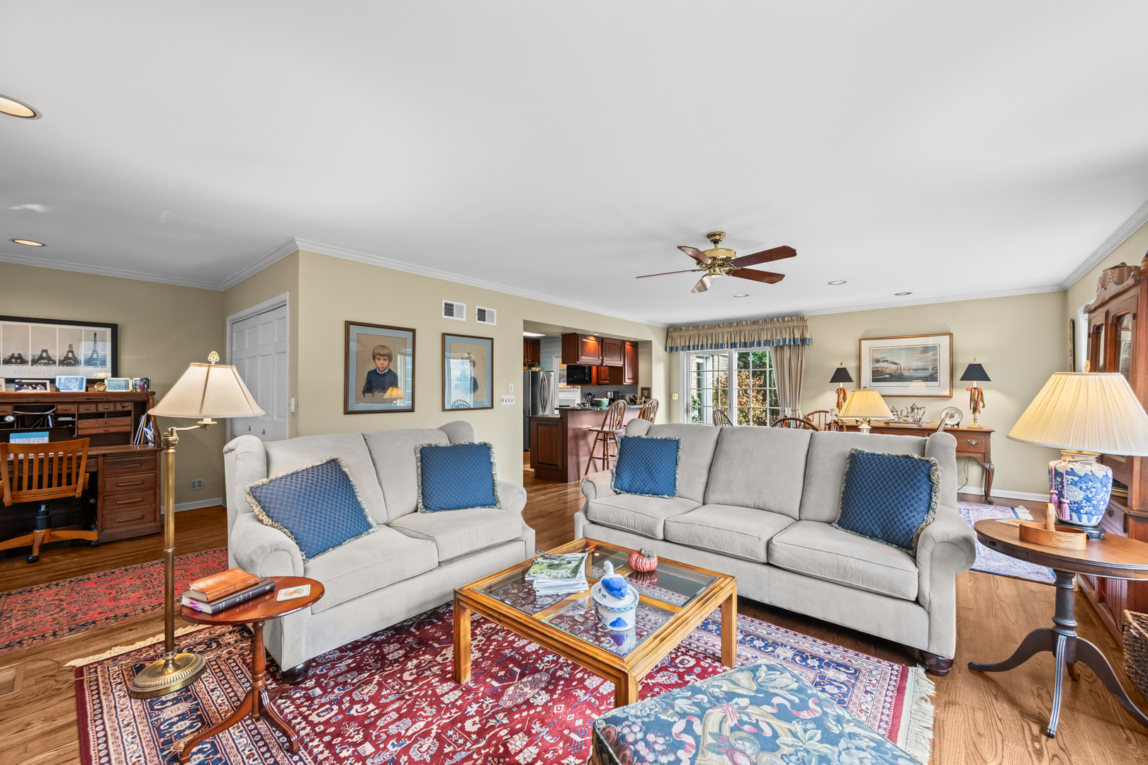 428 S Banbury Road, Arlington Heights, IL 60005