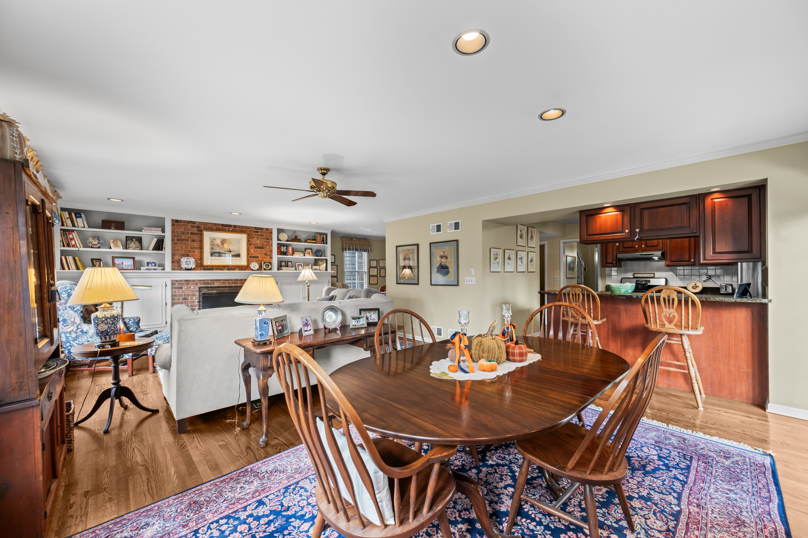 428 S Banbury Road, Arlington Heights, IL 60005