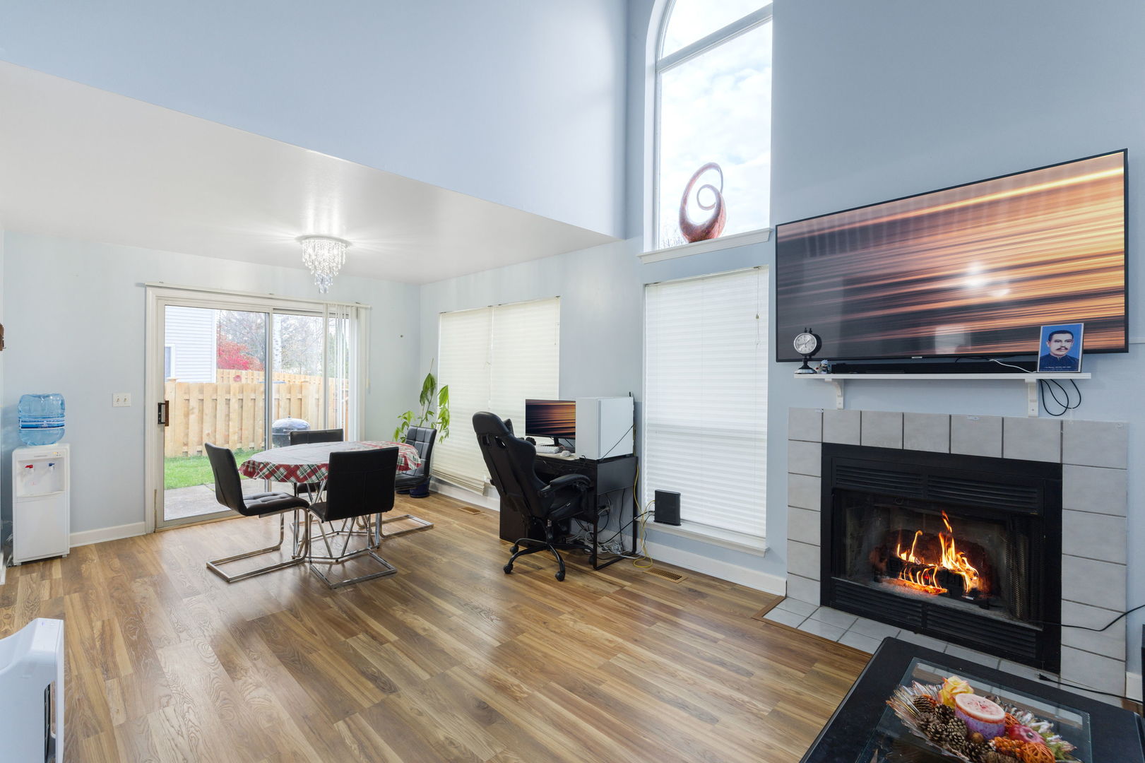 686 Legends Drive, Carol Stream, IL 60188