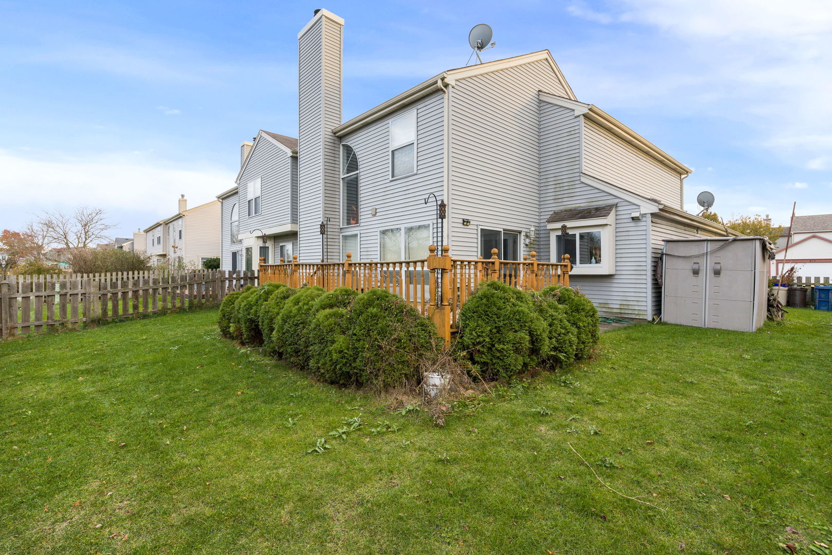 686 Legends Drive, Carol Stream, IL 60188