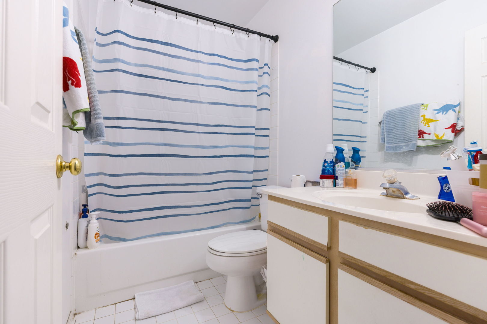 686 Legends Drive, Carol Stream, IL 60188