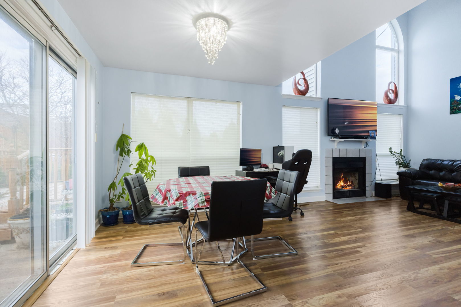 686 Legends Drive, Carol Stream, IL 60188