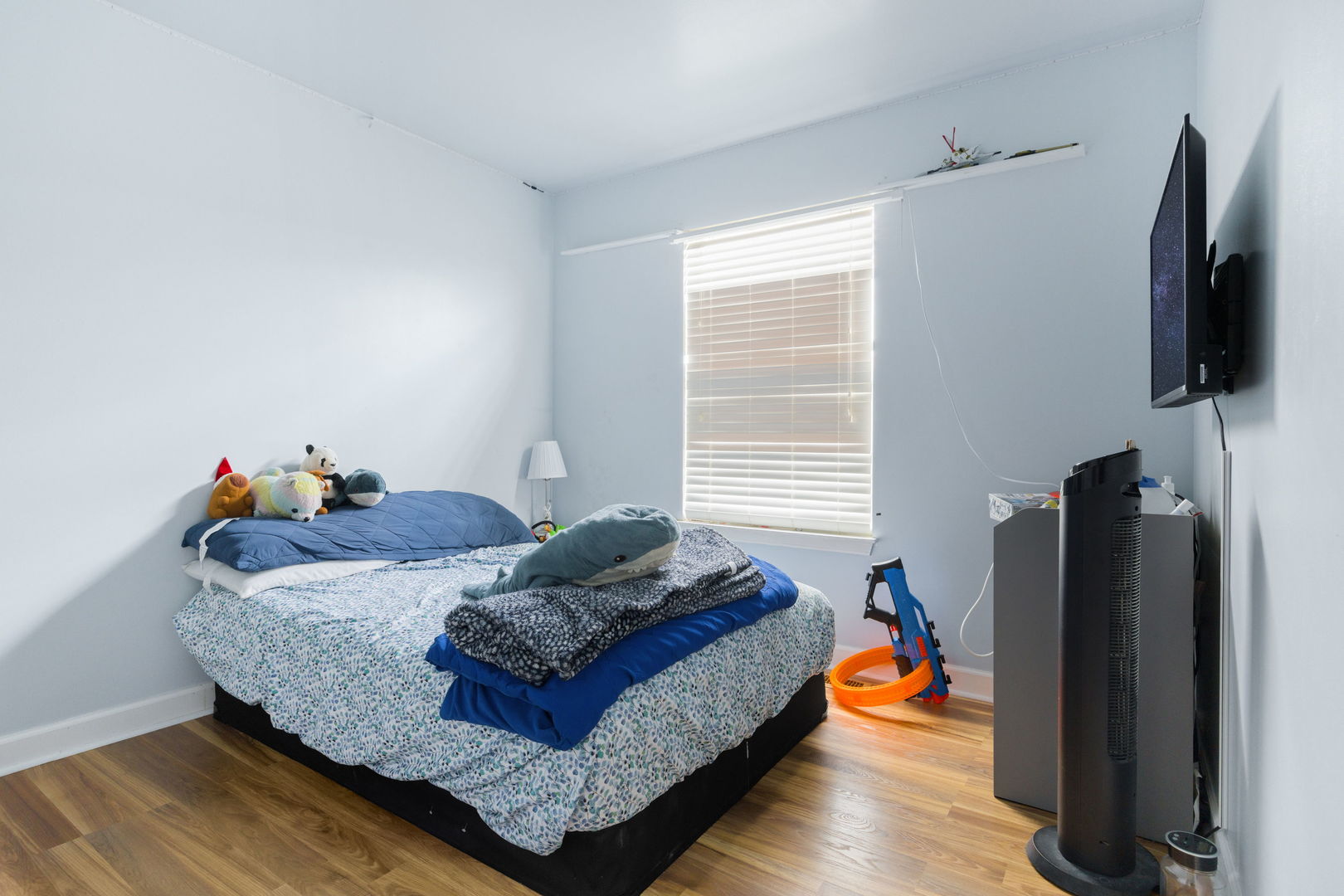 686 Legends Drive, Carol Stream, IL 60188