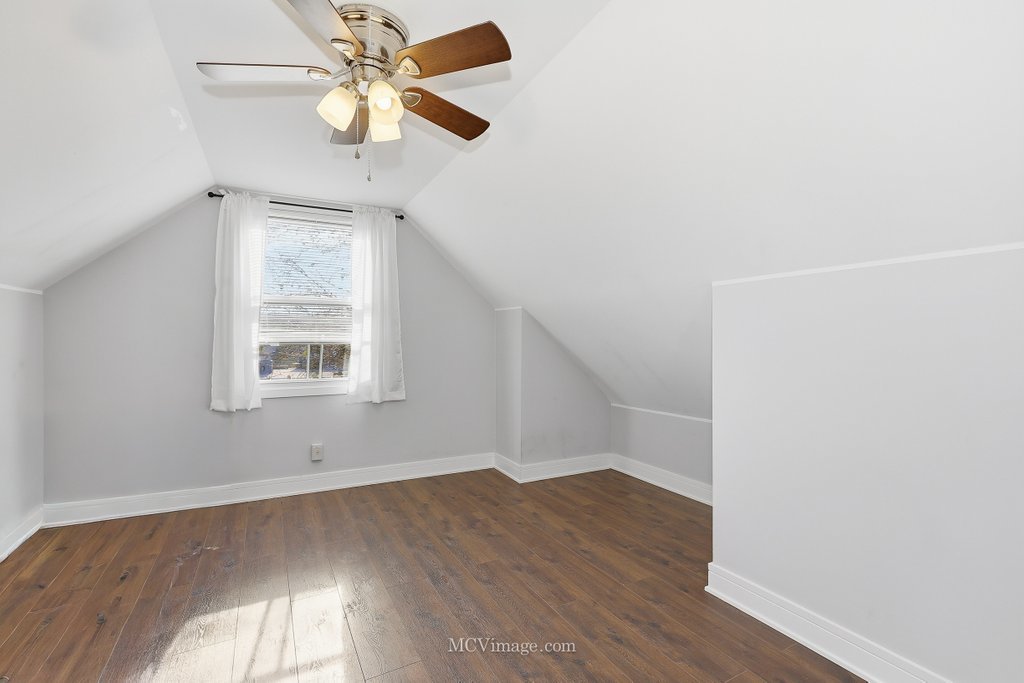 9435 S 78th Avenue, Hickory Hills, IL 60457