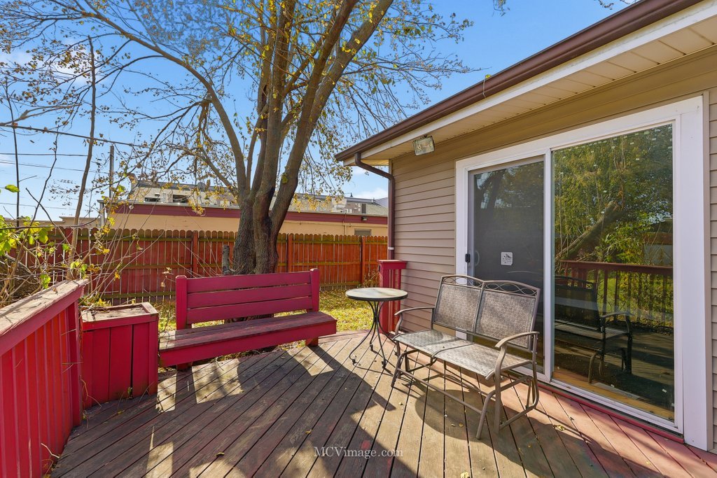 9435 S 78th Avenue, Hickory Hills, IL 60457