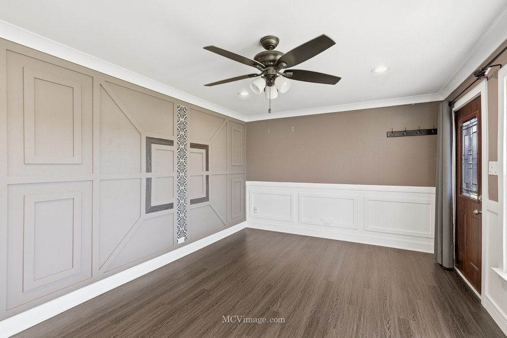 9435 S 78th Avenue, Hickory Hills, IL 60457