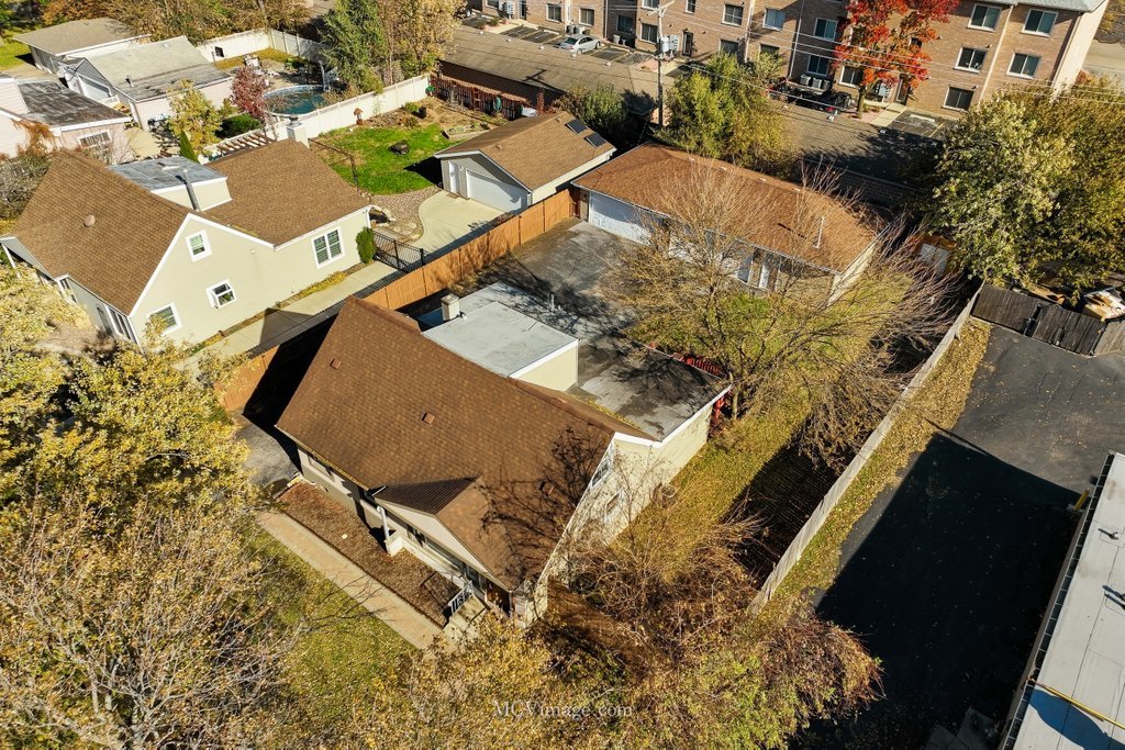 9435 S 78th Avenue, Hickory Hills, IL 60457