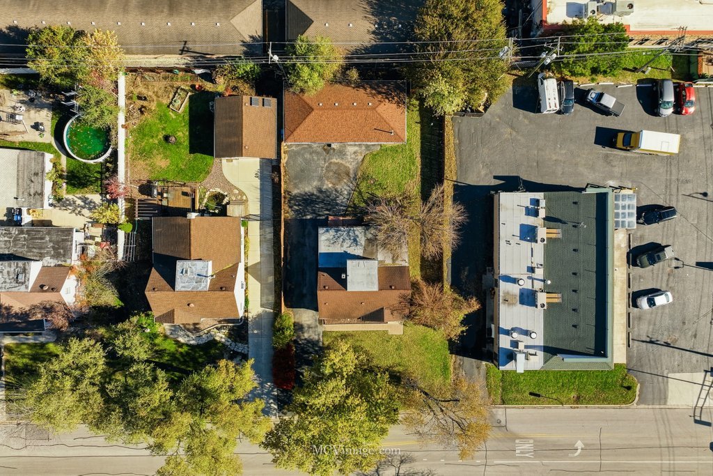 9435 S 78th Avenue, Hickory Hills, IL 60457